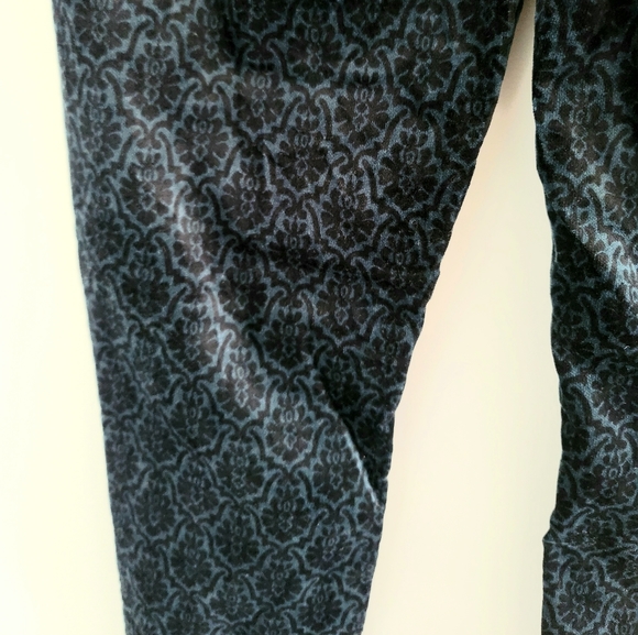 Ann Taylor LOFT Modern Skinny Floral Velvet Pants Size 26 - Picture 3 of 11